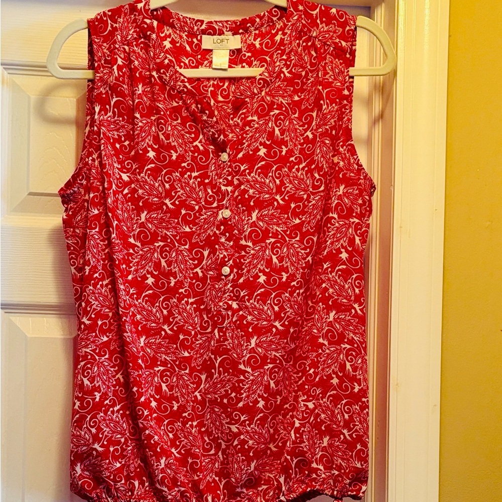 Gently used, LOFT Red & White Floral Top ❤️🤍